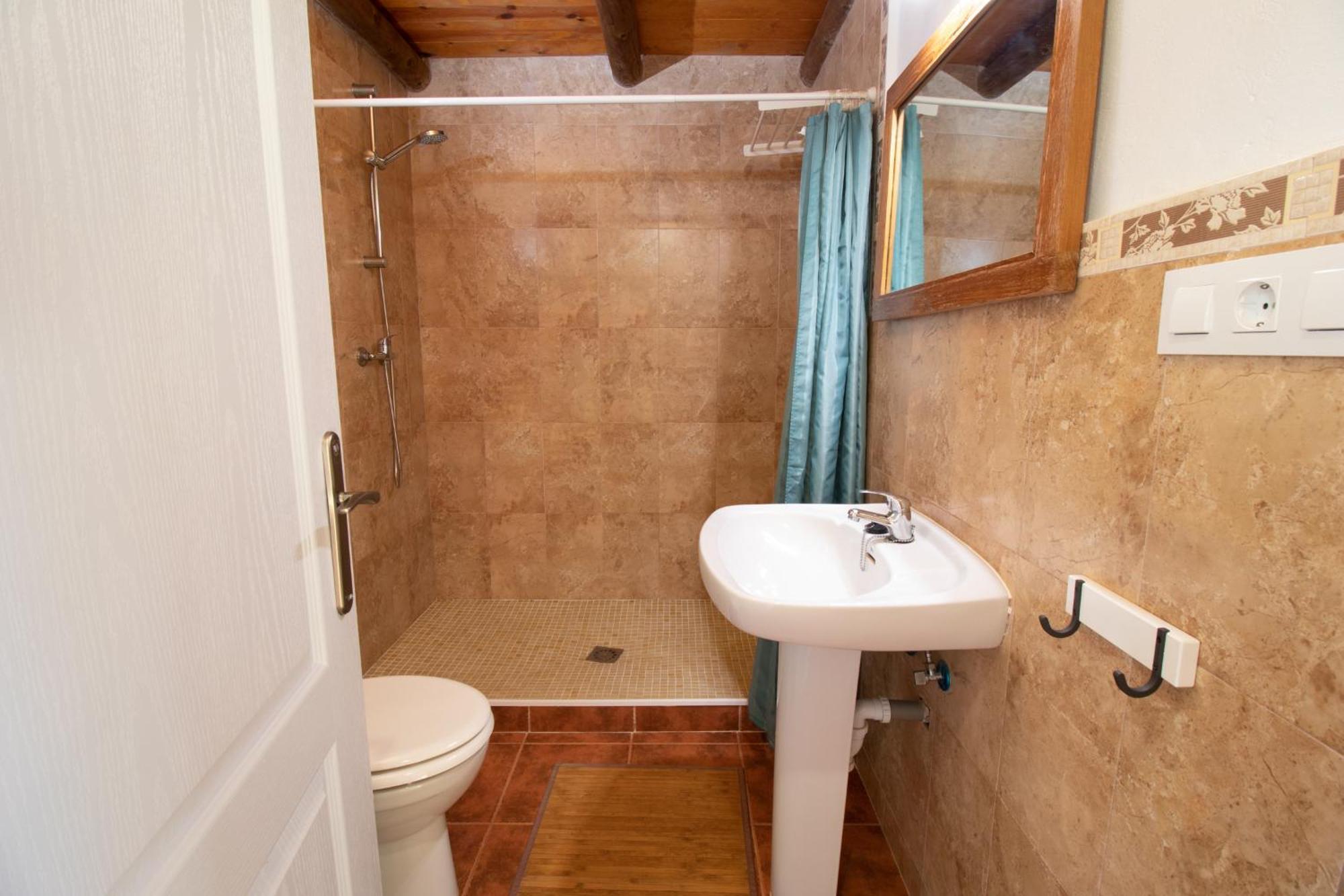 Hostal Karma House Casares Exterior foto